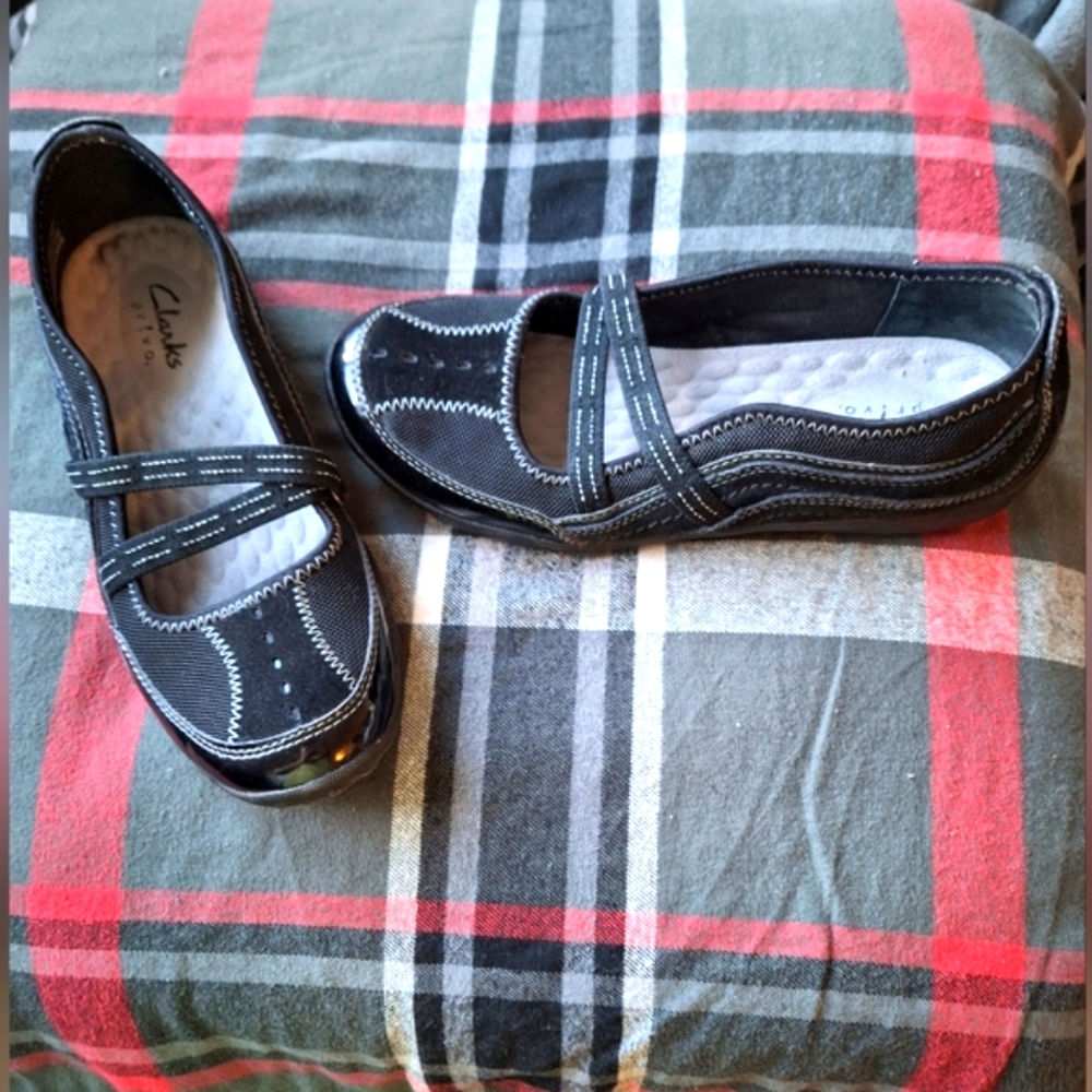 CLARKS Privo Black Genuine Leather Mary Jane Shoes- Like New- Size 6